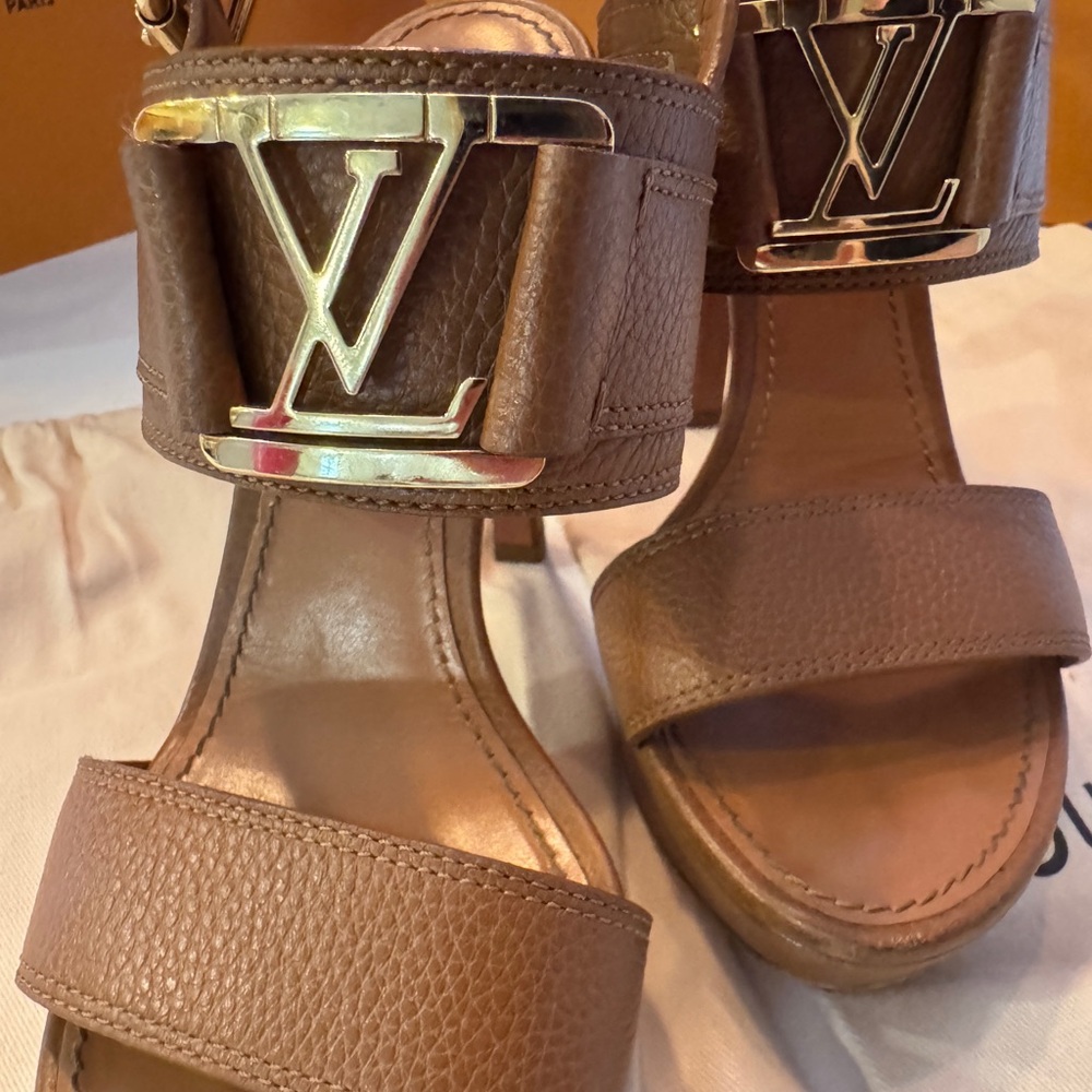 Louis Vuitton Horizon Leather Platform
Sandal Heels Brown Cognac Size 37 - Picture 3 of 13